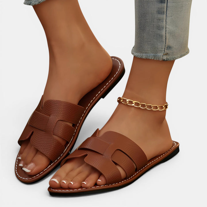 Navacava slides in beige — classic old money warm-weather tone