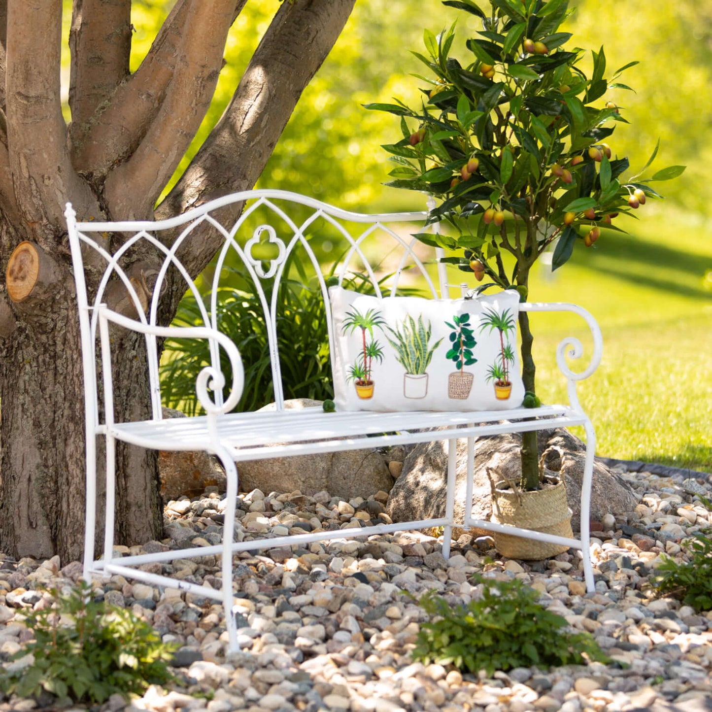 Decorative Crisp White Metal Garden Bench