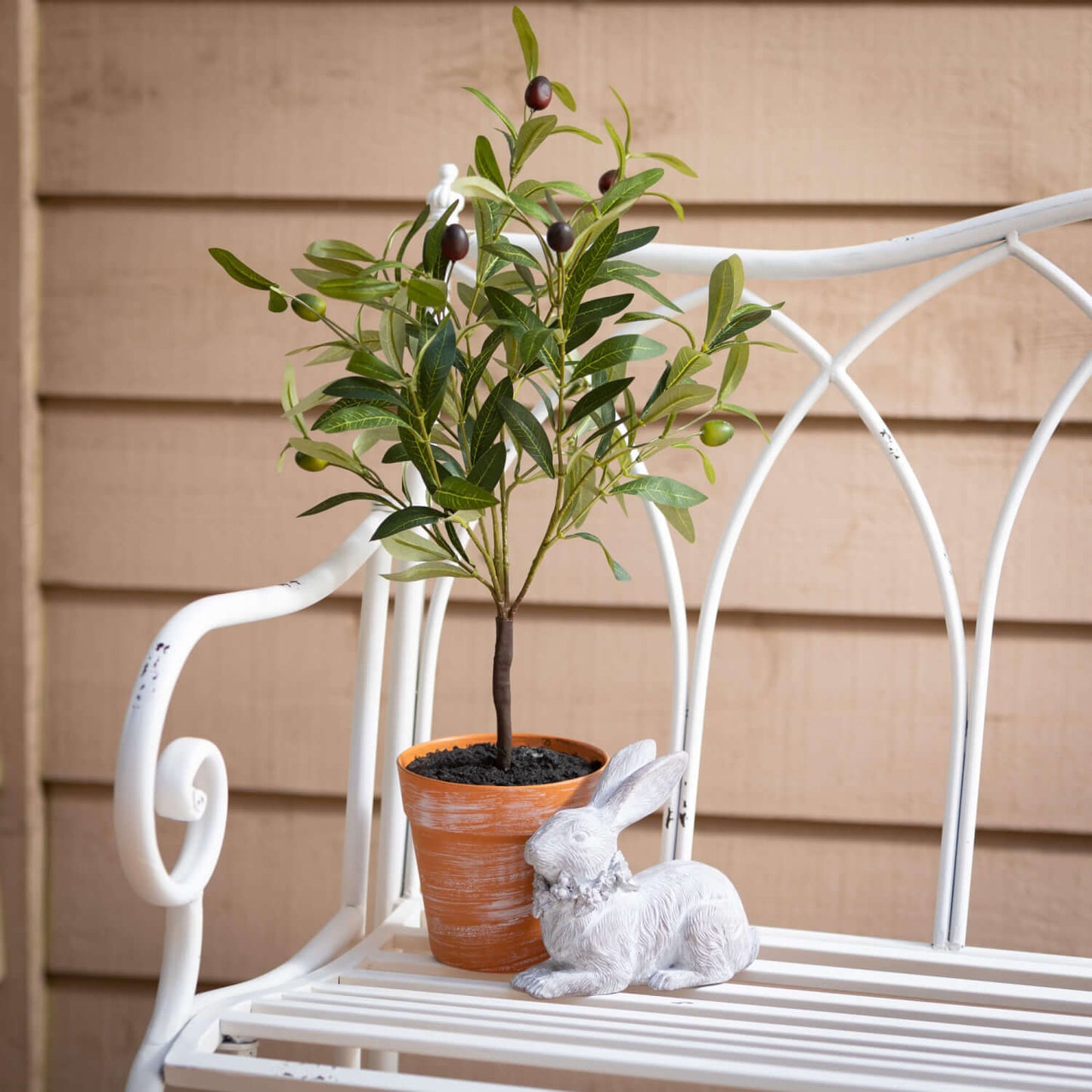 Decorative Crisp White Metal Garden Bench