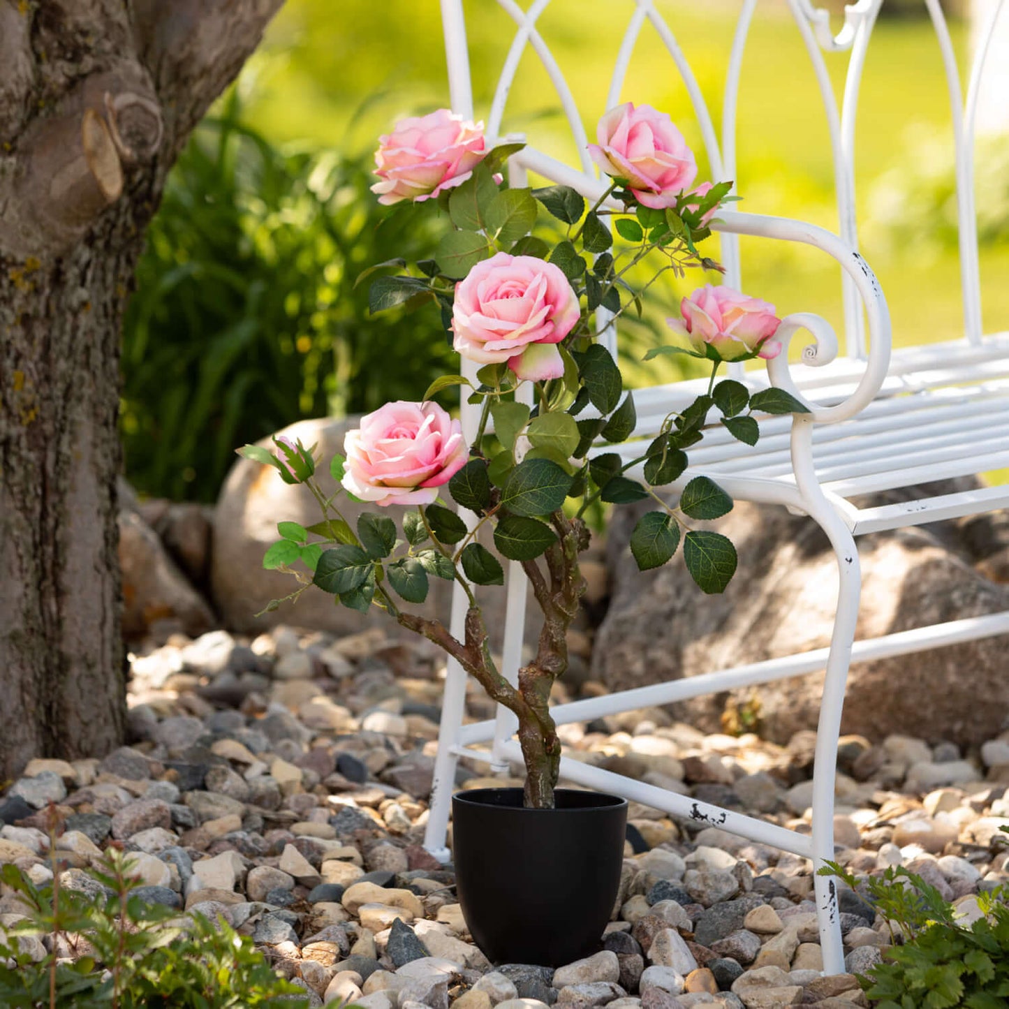 Decorative Crisp White Metal Garden Bench